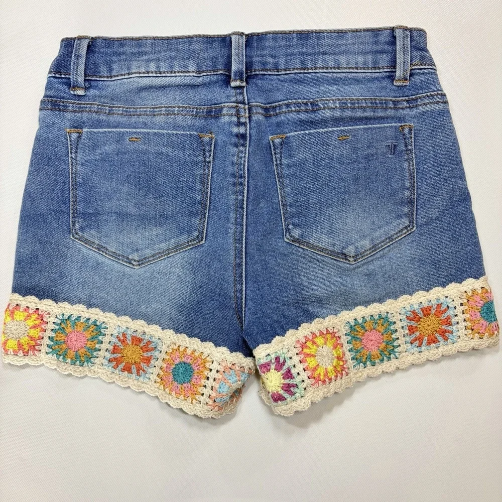 Tractr Girls Denim Shorts‎ Size 10 Crochet Hem Boho Festival Light Wash Stretch